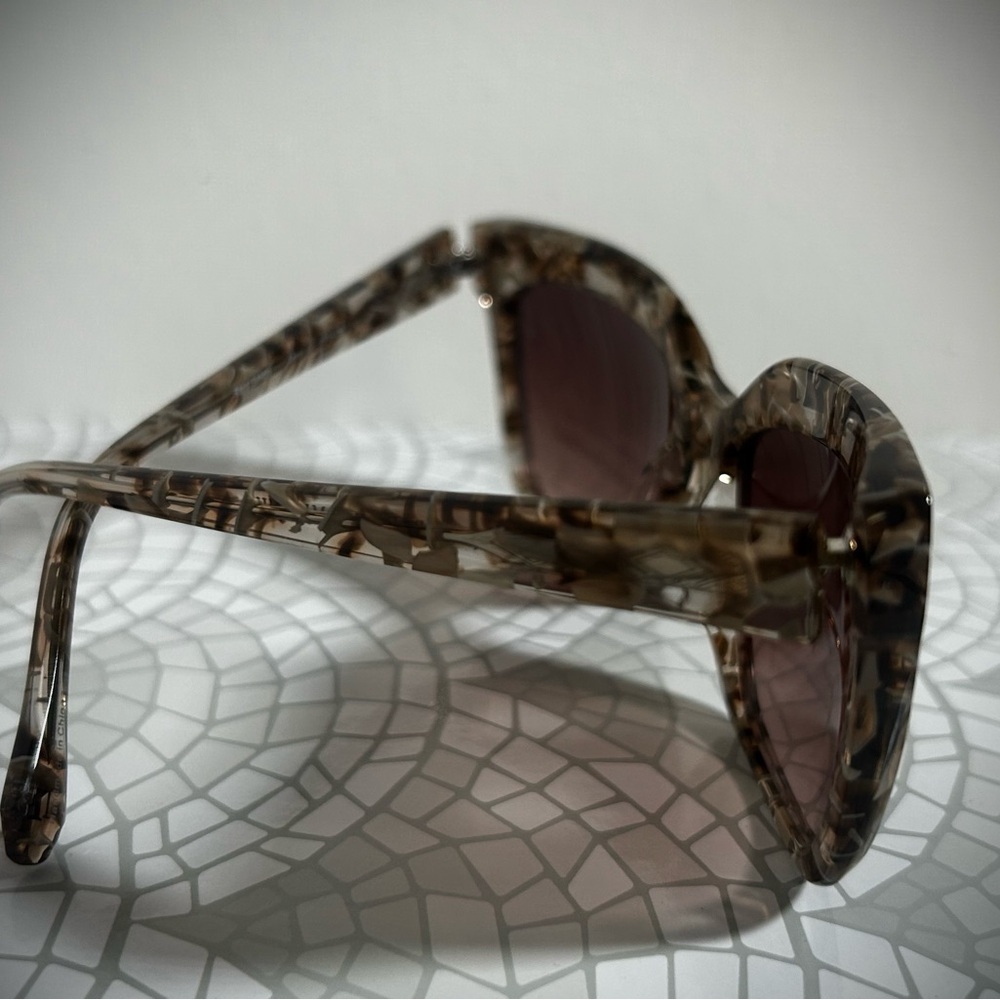 Stylish Brown Patterned Sunglasses - image 2